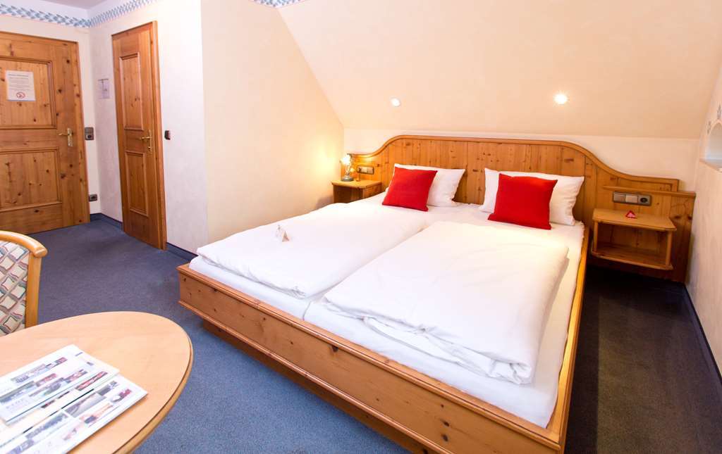 Akzent Hotel Krone Helmstadt Eksteriør bilde